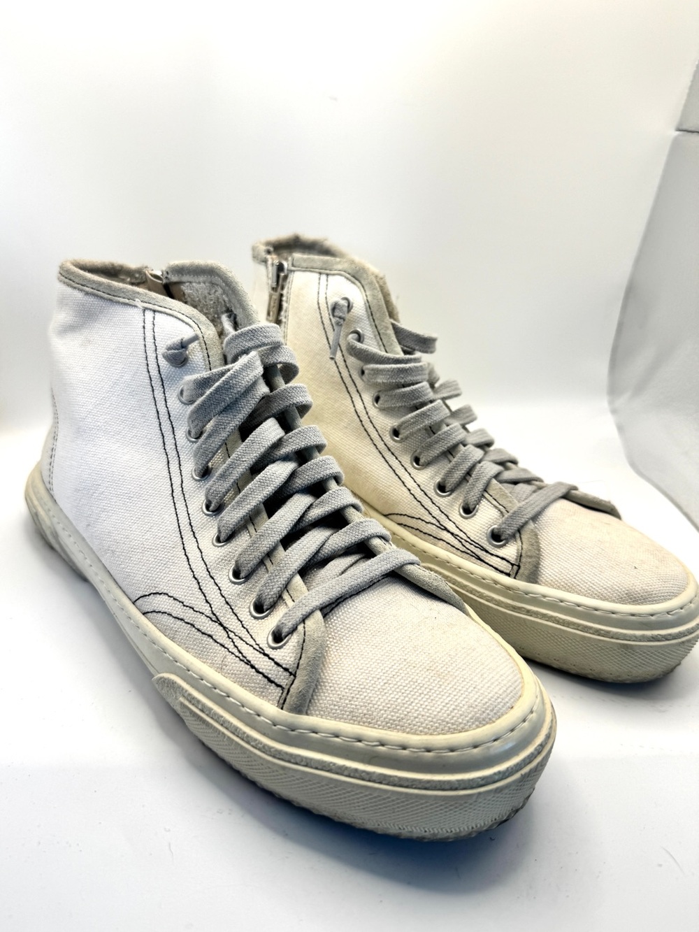 P448 Sally Off-White Canvas High-Top Sneakers with Gray snakeskin sz 39 / US 9